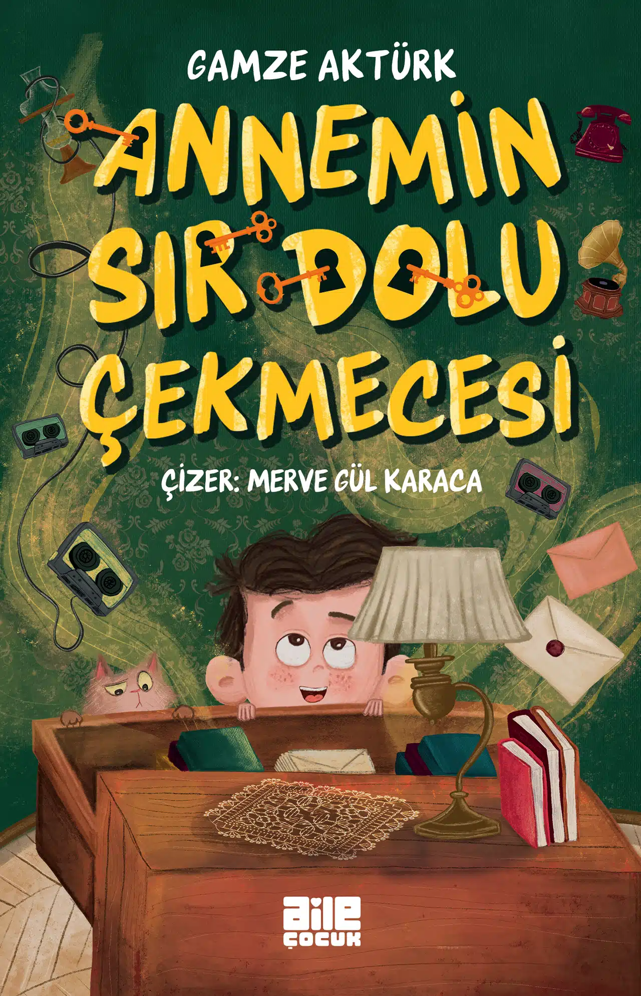 Annemin Sır Dolu Çekmecesi